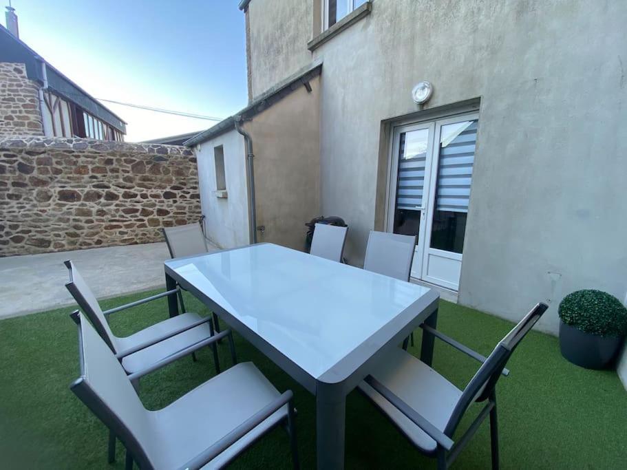 Gite Comme Chez Soi Ducey Les Cheris ภายนอก รูปภาพ